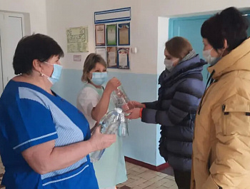 Освященную воду доставили и жителям геронтологического отделения в селе Кулешовка